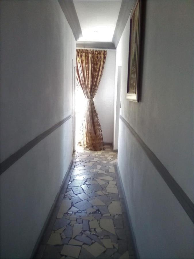 Bread And Barrel Guesthouse Bellville Ciudad del Cabo Exterior foto