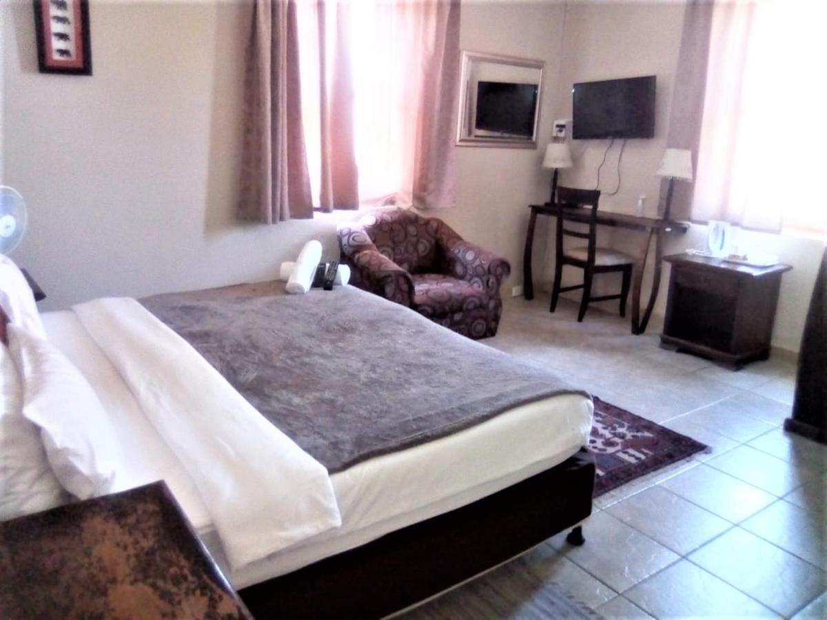 Bread And Barrel Guesthouse Bellville Ciudad del Cabo Exterior foto