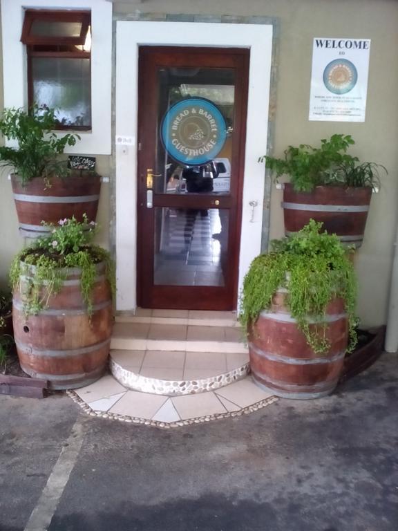 Bread And Barrel Guesthouse Bellville Ciudad del Cabo Exterior foto